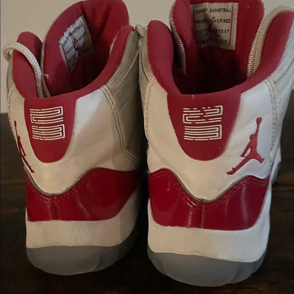 Jordan Kids Sneakers in Red and White